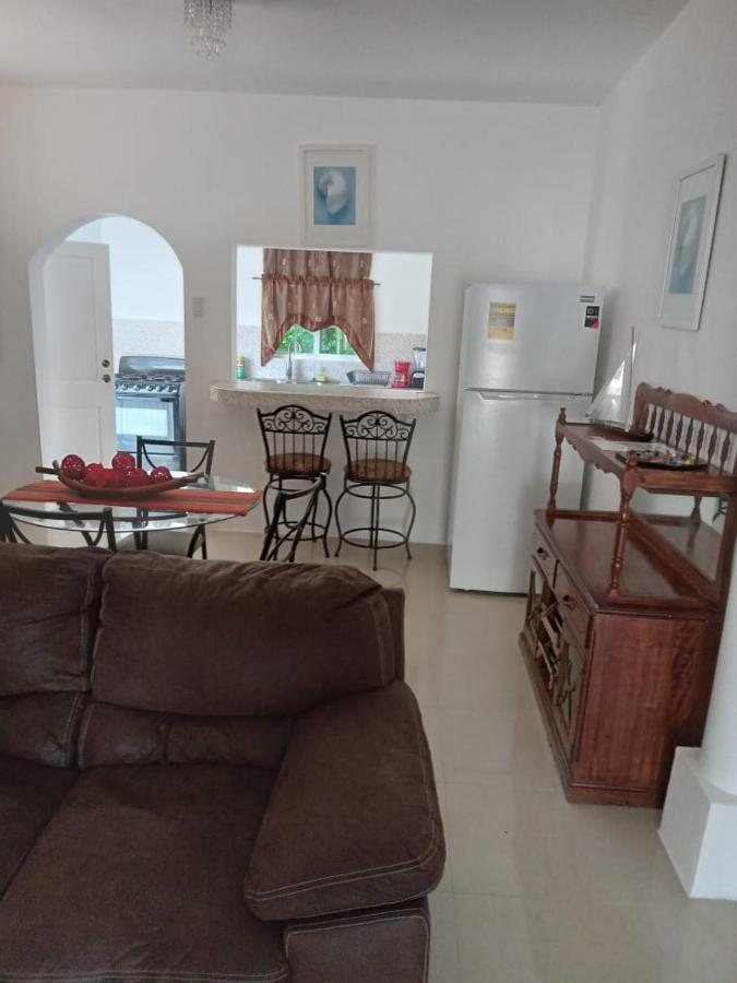Comfy Guest Rooms ปอร์ตอันโตนิโอ ภายนอก รูปภาพ