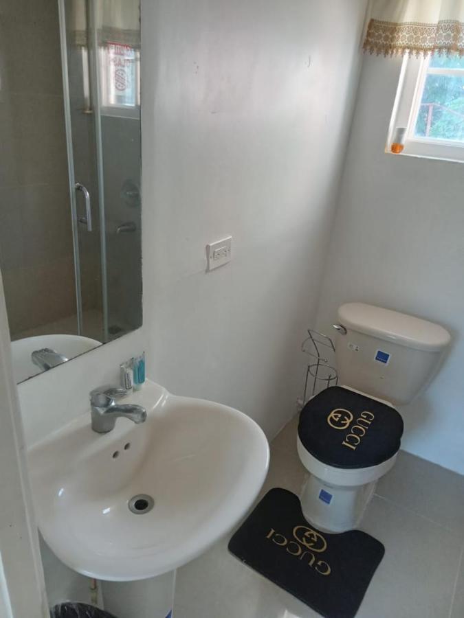 Comfy Guest Rooms ปอร์ตอันโตนิโอ ภายนอก รูปภาพ