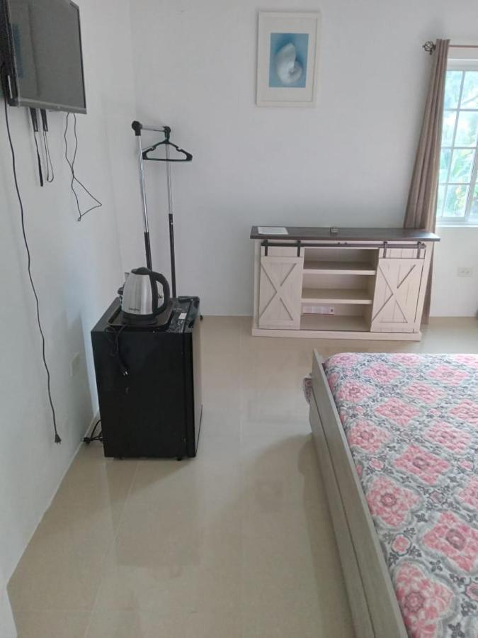 Comfy Guest Rooms ปอร์ตอันโตนิโอ ภายนอก รูปภาพ