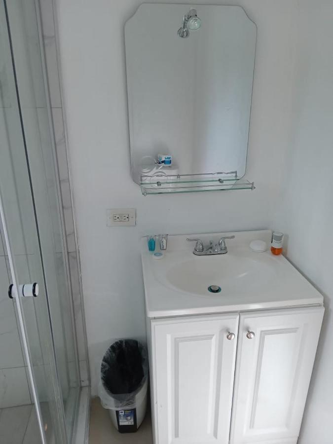 Comfy Guest Rooms ปอร์ตอันโตนิโอ ภายนอก รูปภาพ