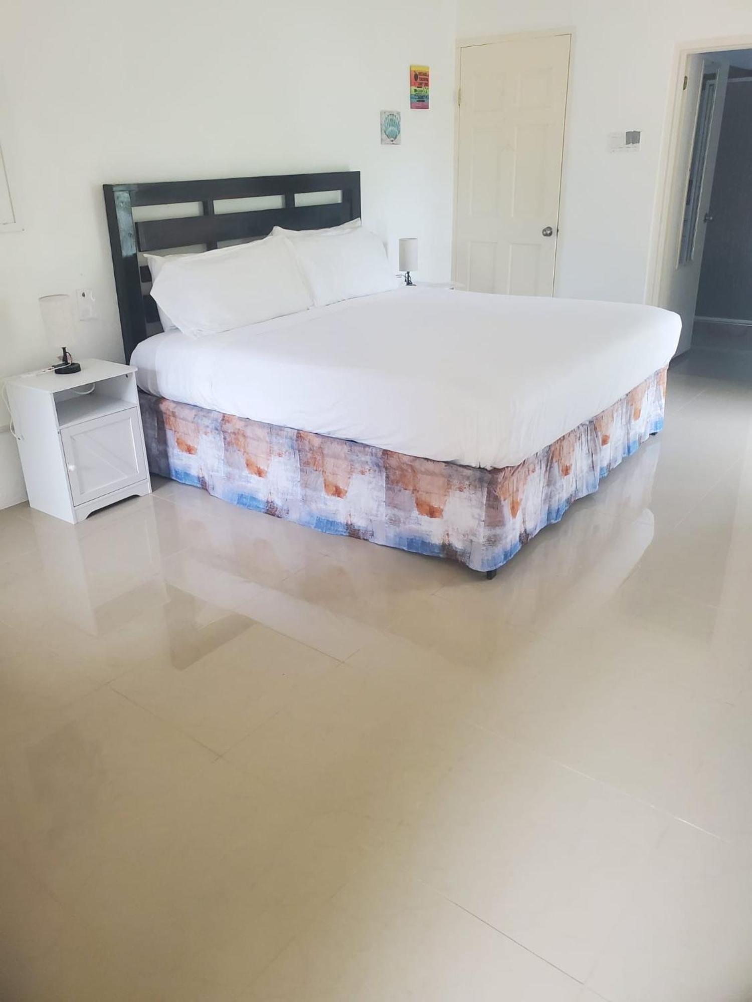 Comfy Guest Rooms ปอร์ตอันโตนิโอ ภายนอก รูปภาพ