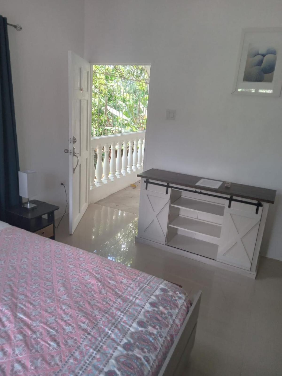 Comfy Guest Rooms ปอร์ตอันโตนิโอ ภายนอก รูปภาพ