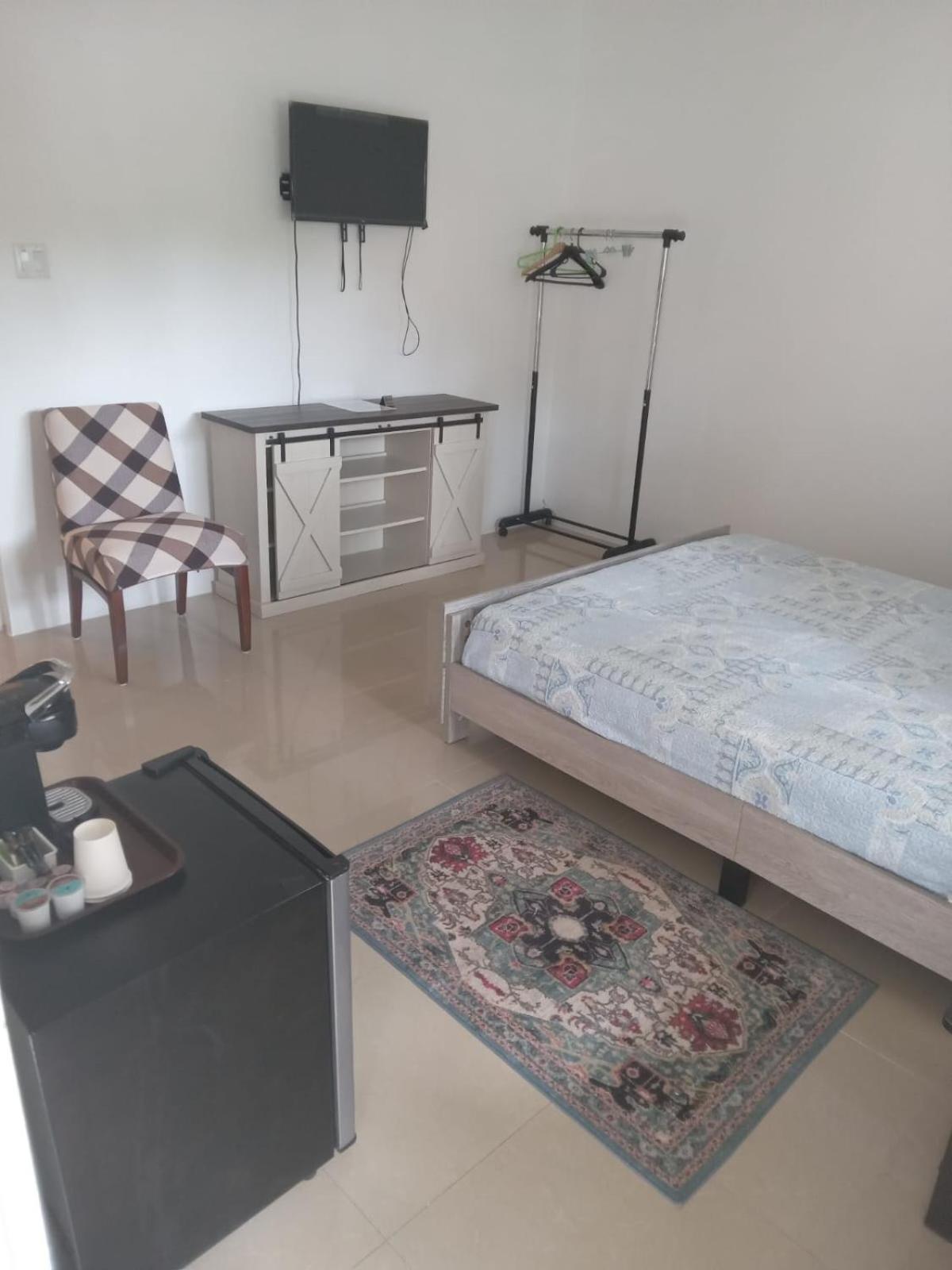 Comfy Guest Rooms ปอร์ตอันโตนิโอ ภายนอก รูปภาพ